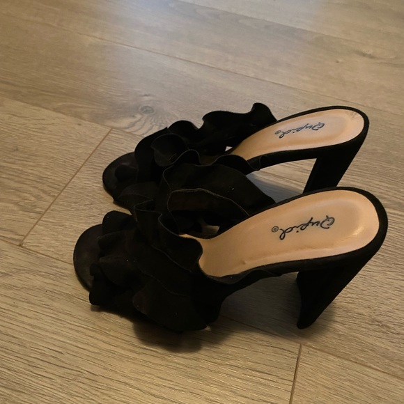 Suede ruffles fashion novas mules - Picture 2 of 5